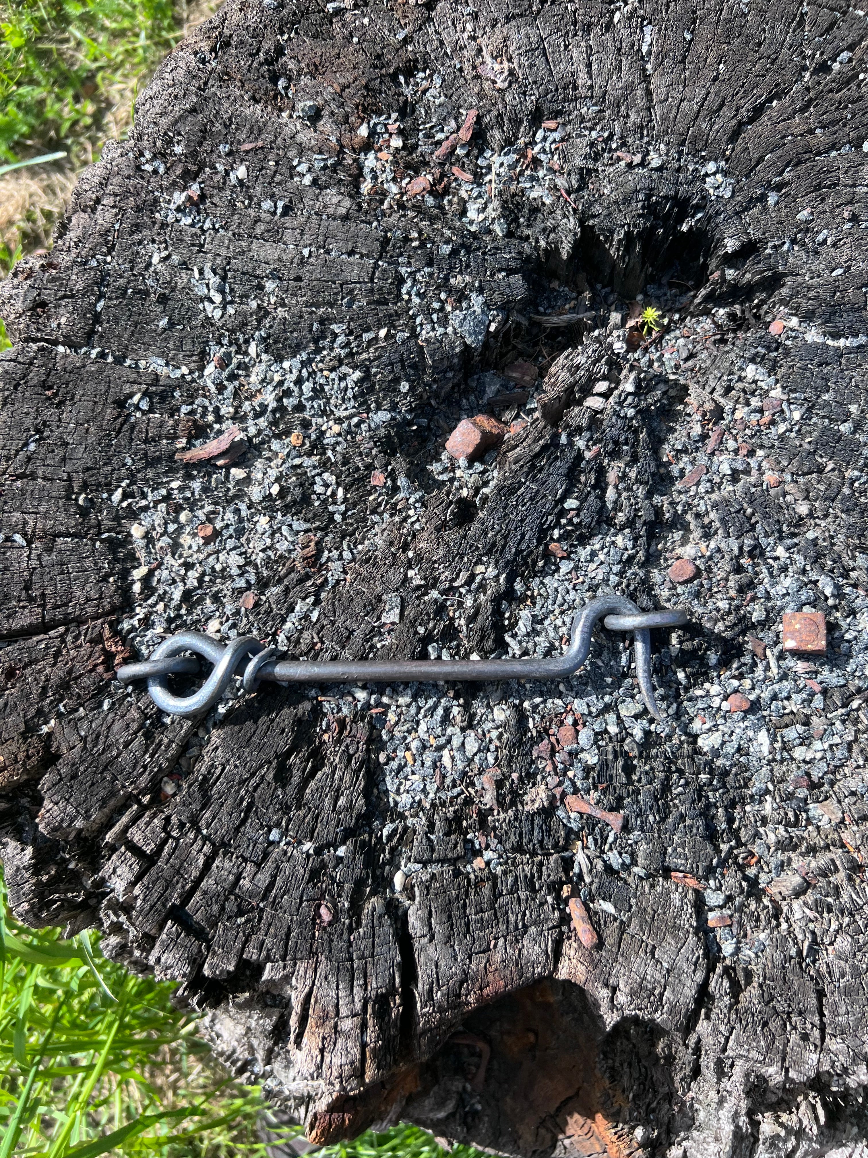 Hook and eye latch