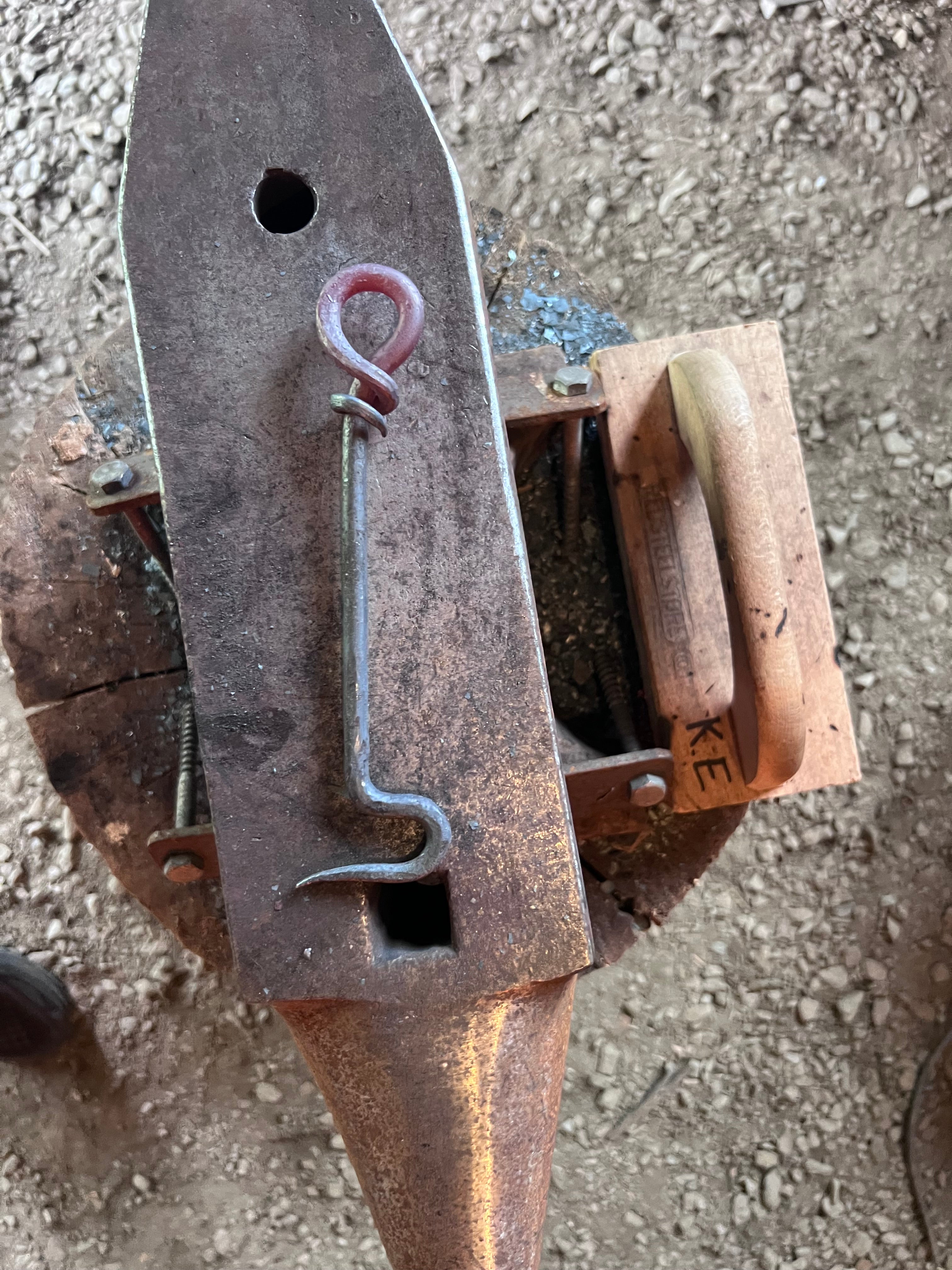 Hook and eye latch