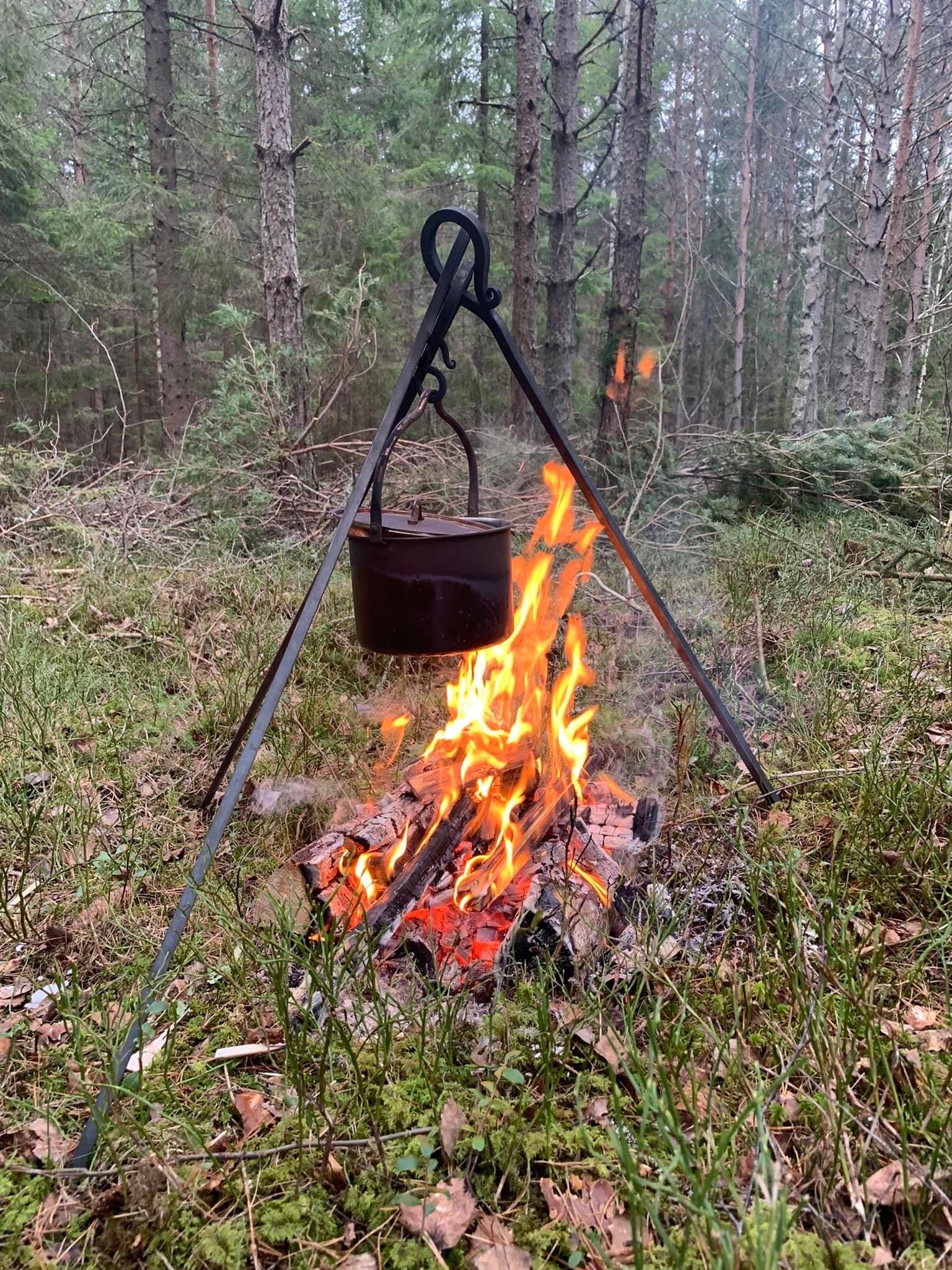 Blacksmith’s tripod