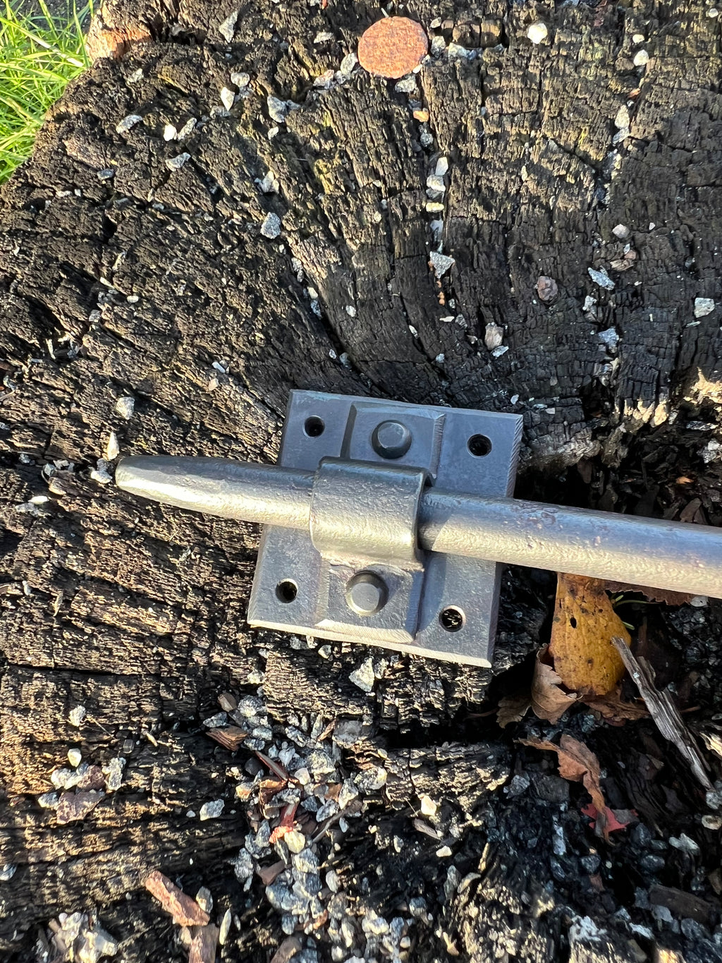 Bolt latch