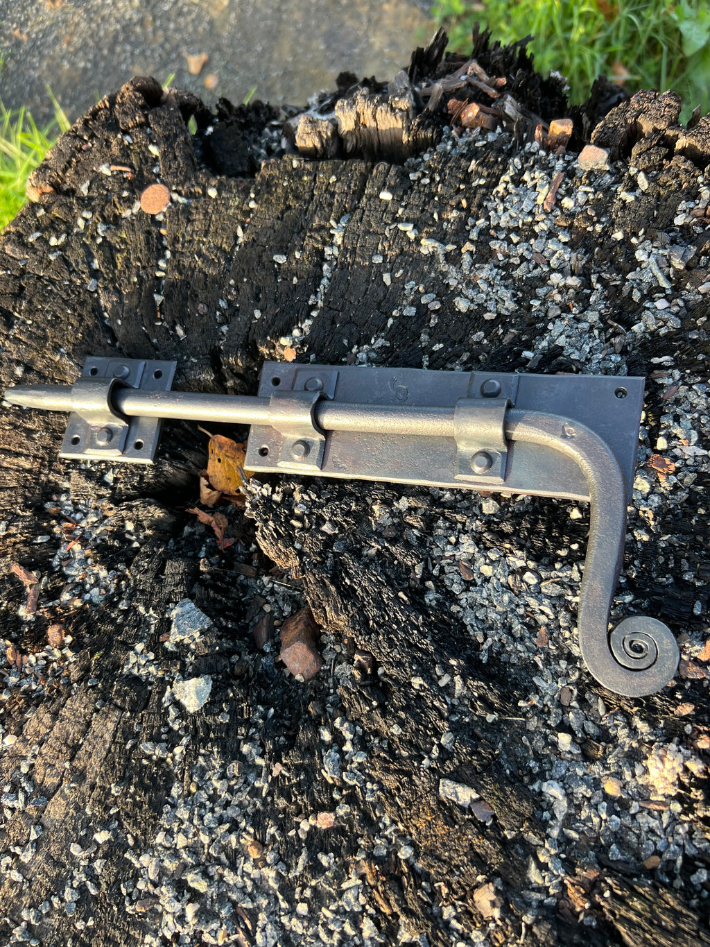 Bolt latch