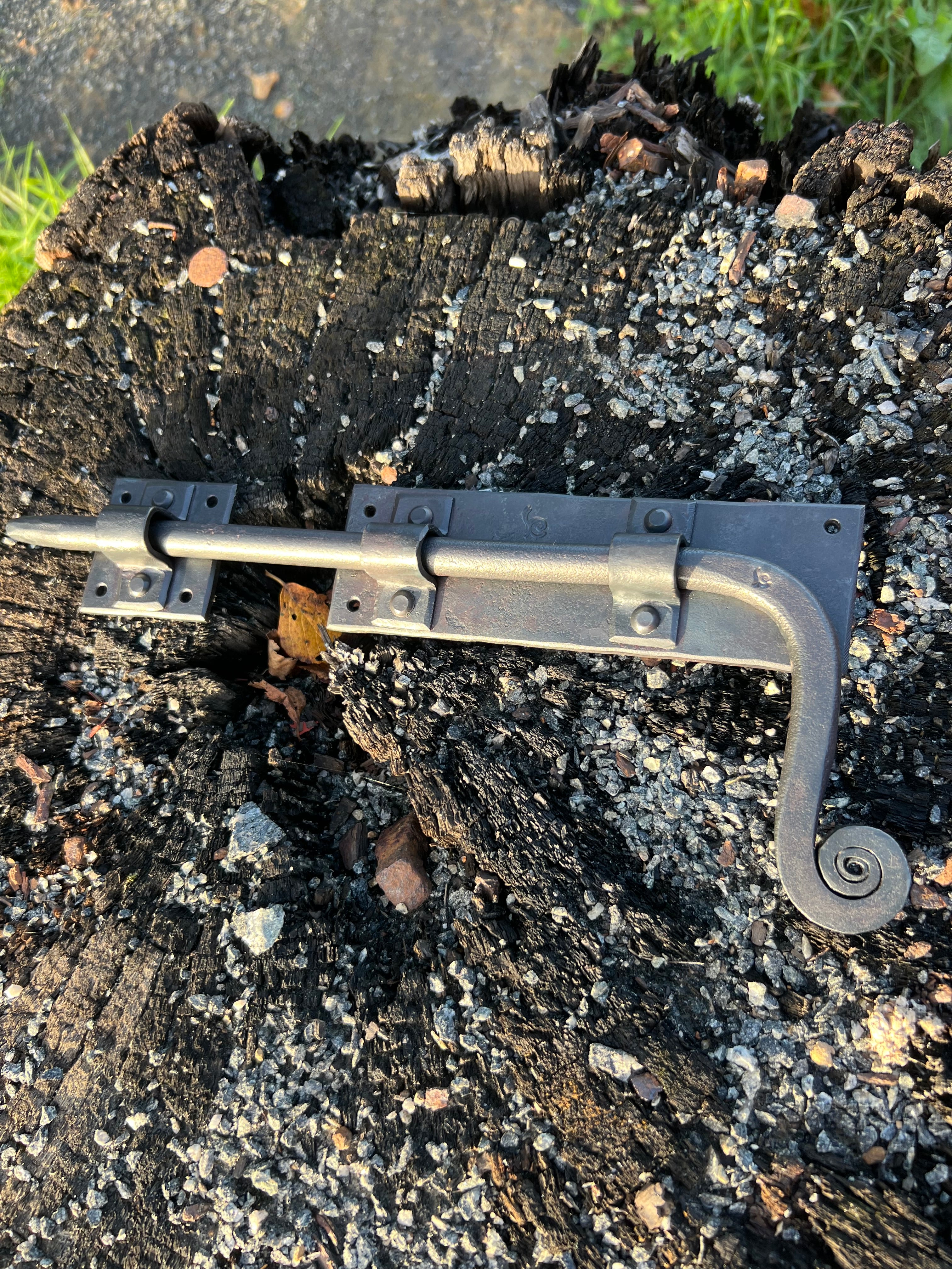 Bolt latch