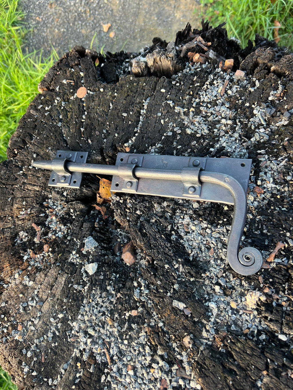 Bolt latch
